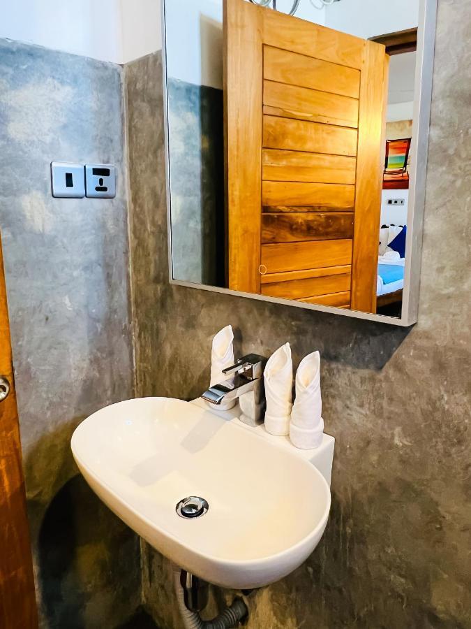 O2 Weligama Hotel & Spa Exteriör bild